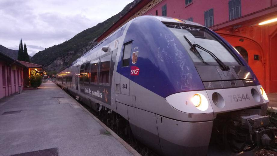 A Breil-sur-Roya, la voie ferroviaire s'est affaissée. 