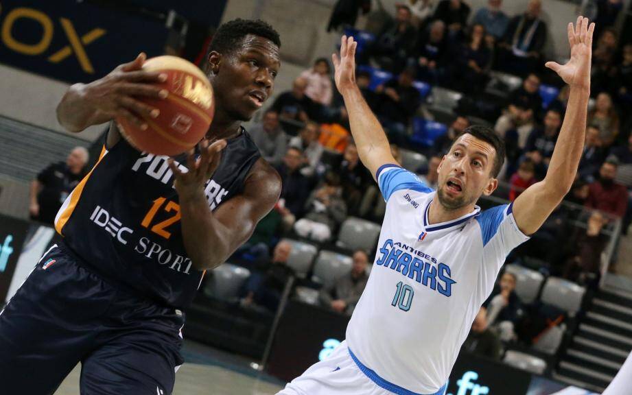 Les basketteurs antibois courent après le score, ce vendredi soir. 