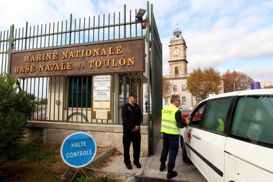 La base navale de Toulon sous haute surveillance.