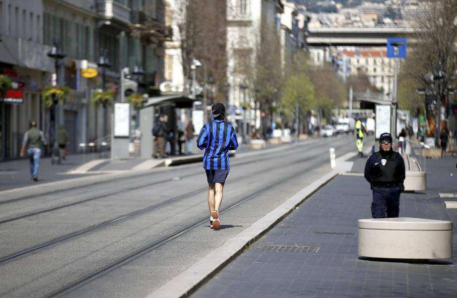 Les contrôles sont fréquents en ville. Ici, à Nice. 