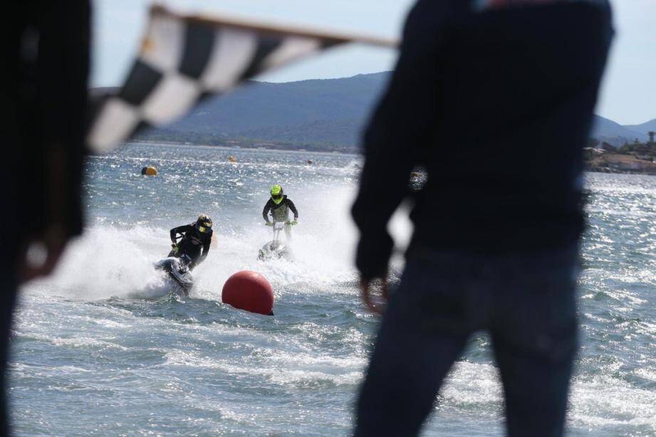 La 12e édition de la Jet-Cup est donc repoussée au mois de juin. Plus de cent cinquante pilotes devraient être présents... si la situation sanitaire en France le permet.