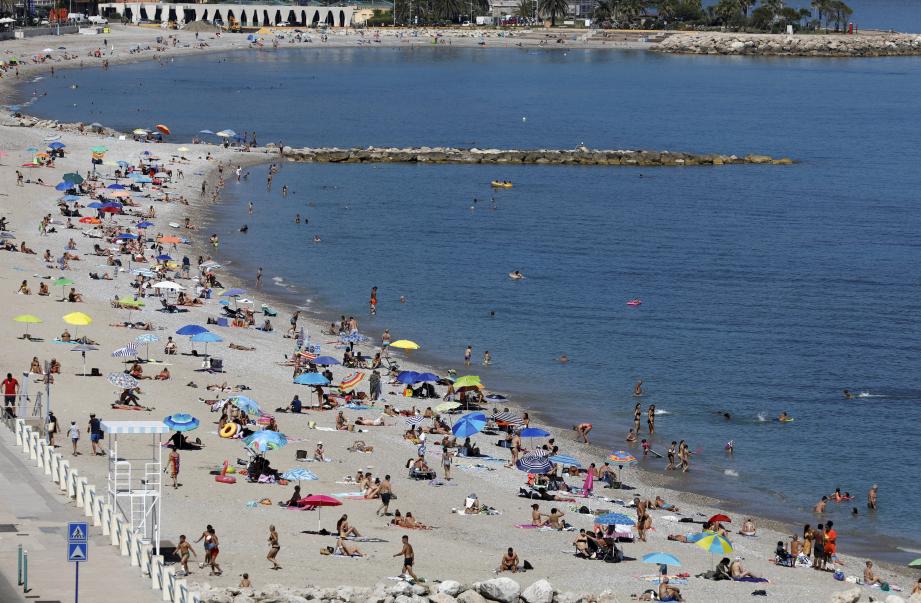 La requalification du bord de mer de Menton est une priorité pour les deux candidats.