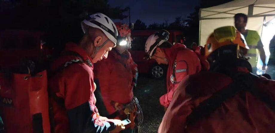 D'importants secours ont été nécessaires pour extraire le jeune spéléo coincé dans l'aven de Cappuccino, à Gourdon.