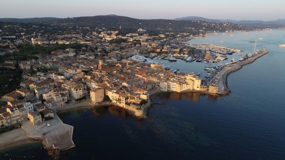 À la sixième place, Saint-Tropez reste une destination incontournable.