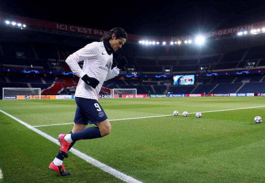 Edinson Cavani à l'échauffement avec le PSG avant le match contre Dortmund au Parc des Princes, le 11 mars 2020