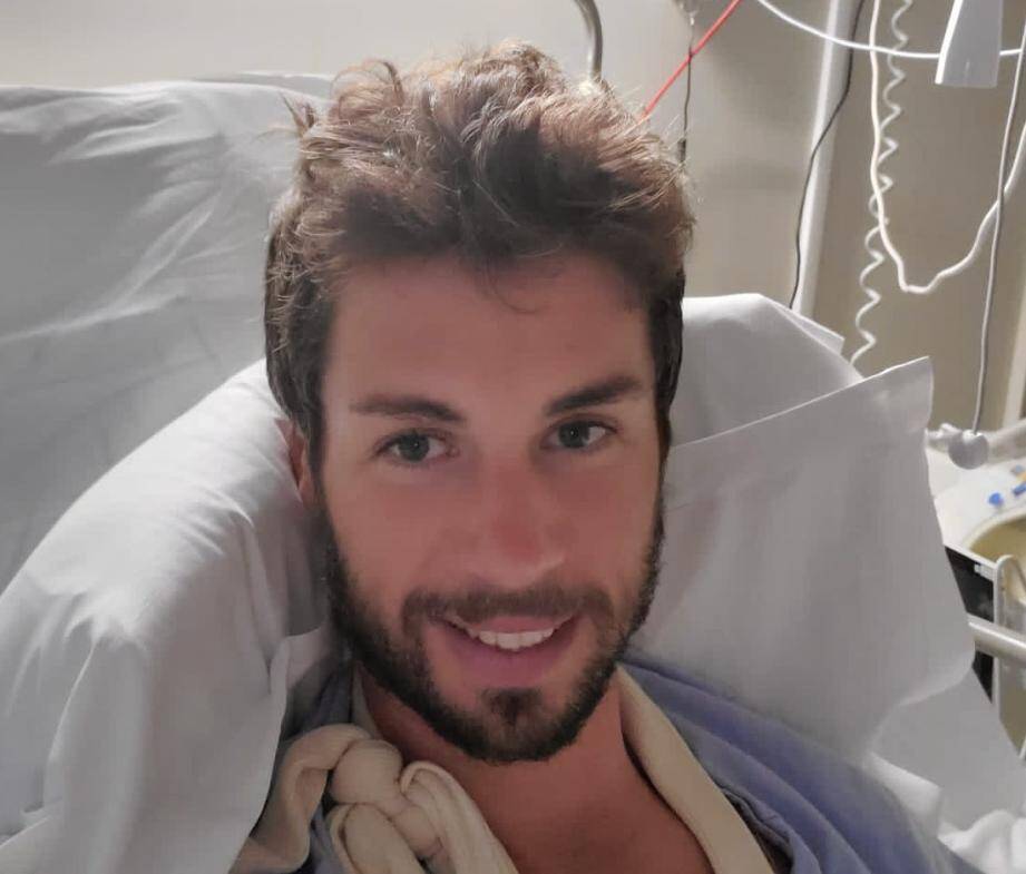 Mikael Cherel dans sa chambre d’hôpital, à la clinique Saint-Jean à Cagnes-sur-Mer jeudi.