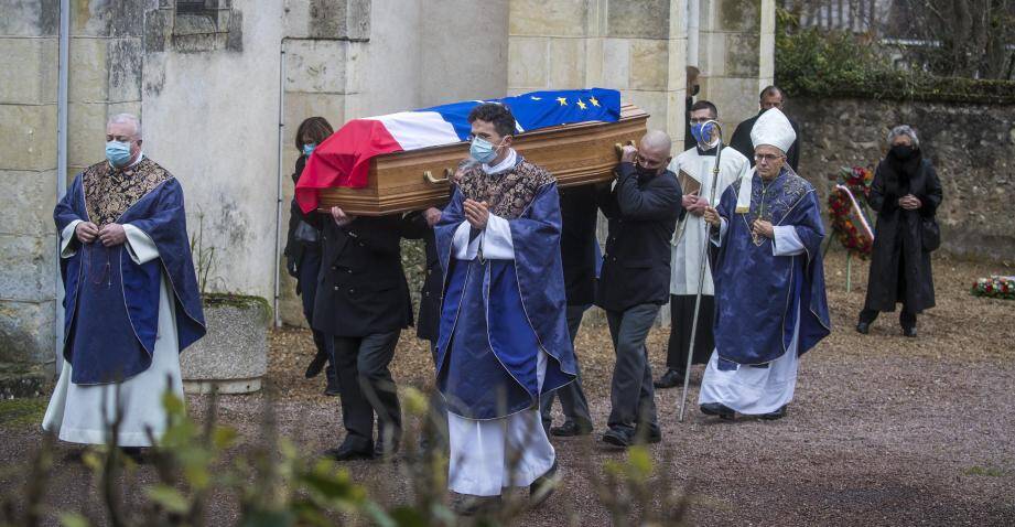 Lors des obsèques de Valéry Giscard d'Estaing à Authon.