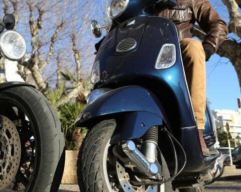 Deux-roues: la moto dans l'aspi du scooter dans l'agglomération  raphaëloise? - Monaco-Matin