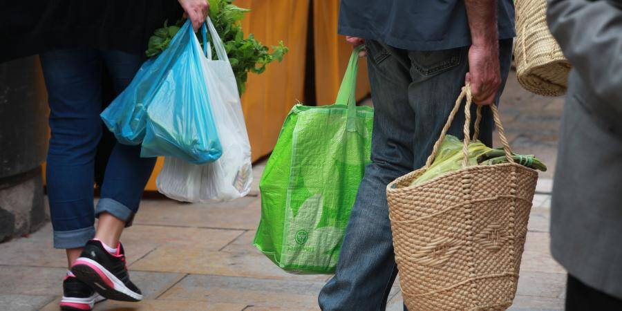 Le sac plastique est mort vive les alternatives Hy res Nice Matin