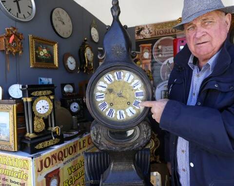 Antibes Art Fair: cet amoureux de l'horlogerie vous fait découvrir les  joyaux d'antan - Nice-Matin