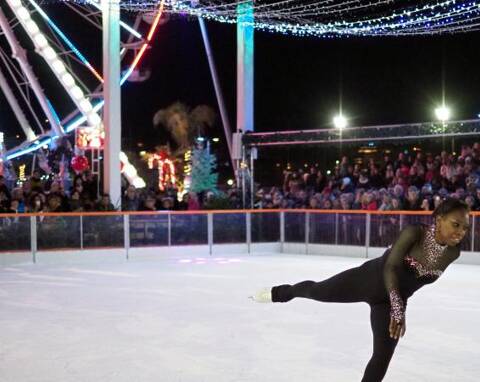 L Ex Championne De Patinage Artistique Surya Bonaly Fait Le Show Sur La Glace Antiboise Nice Matin L Ex Championne De Patinage Artistique Surya Bonaly Fait Le Show Sur La Glace Antiboise Nice Matin