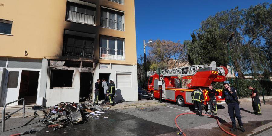 Nouvel Incendie A Hyeres Le Meme Immeuble Touche Pour La Quatrieme Fois Le Pyromane Activement Recherche Var Matin