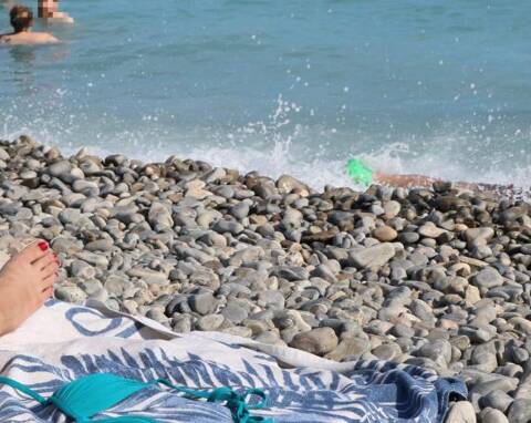 Seins nus sur la plage : une mode qui tombe Cancer du sein, non ...