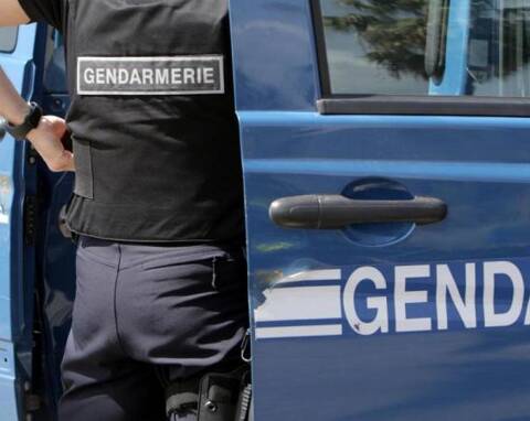 Un Temoin Recupere Un Bebe Laisse Seul Dans Une Voiture Devant Un Magasin Gifi A Sisteron Nice Matin Un Temoin Recupere Un Bebe Laisse Seul Dans Une Voiture Devant Un Magasin Gifi A Sisteron Nice Matin