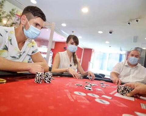 Ultimate Poker : Règles et stratégies du jeu