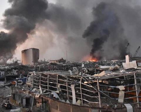Au moins 50 morts et 2.750 blessés dans les puissantes explosions