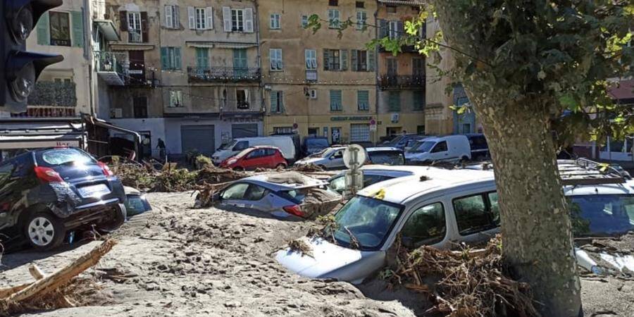 PHOTOS. La Roya coup e du reste du monde par la temp te Alex