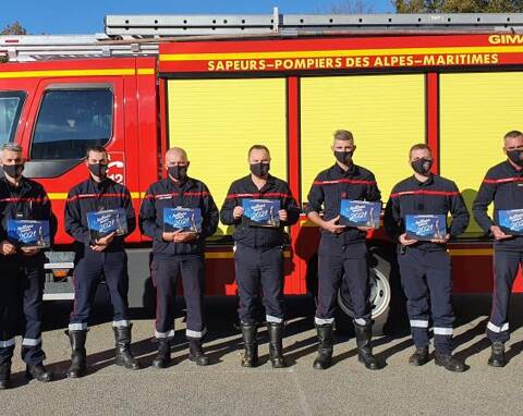 Les sapeurs-pompiers de Cannes, La Bocca et Mougins tombent l'uniforme pour  enflammer leur calendrier - Nice-Matin