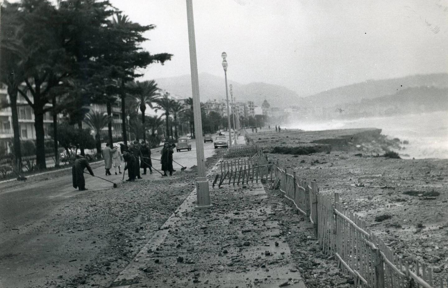 Les dégâts laissés sur la Prom' par le coup de mer du 1er décembre 1959.