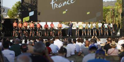 Les coureurs du Tour de France présentés au public à Nice