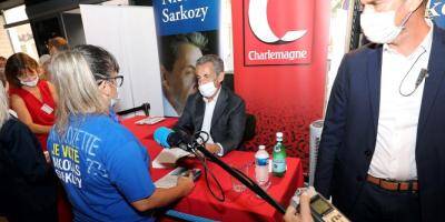 VIDÉOS. Masques, distanciation et mesures barrières pour accueillir Nicolas Sarkozy à Toulon