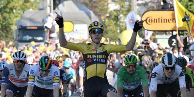 Tour de France: Alaphilippe perd le maillot jaune, Van Aert remporte la 5e étape au sprint