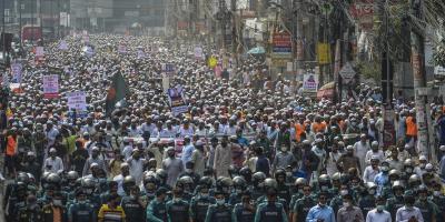 Bangladesh: des dizaines de milliers de personnes manifestent contre la France