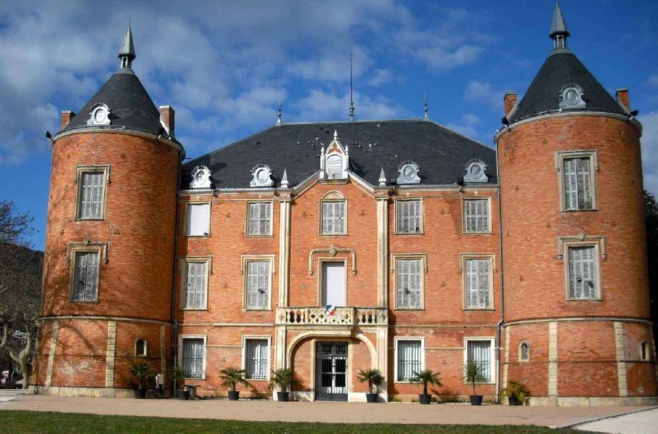 Travaux du château à SollièsPont un