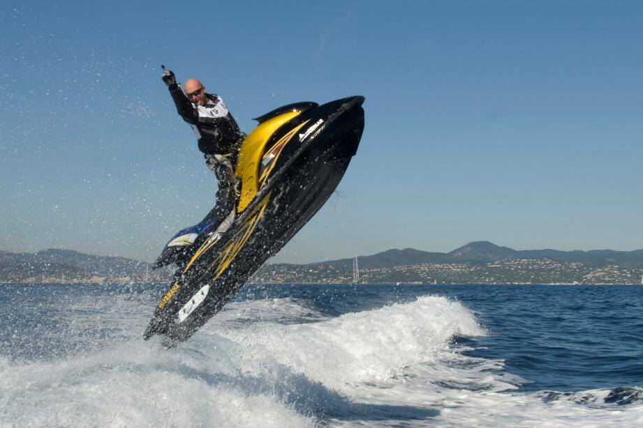 Vincent Lagaf' parrain d'une nouvelle compétition de scooter des mers à