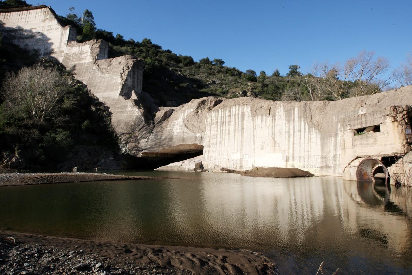 Malpasset 60 ans après, le barrage victime des eaux après l'effondrement d'un imposant bloc de Malpasset 60 ans après, le barrage victime des eaux après l'effondrement d'un imposant bloc de