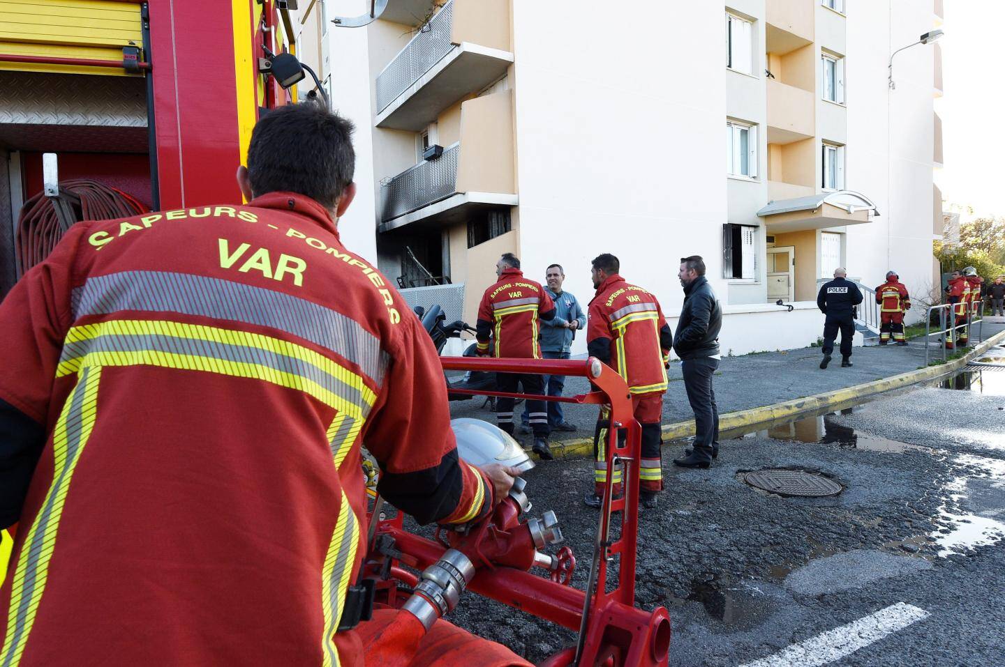 PHOTOS. 30 personnes évacuées à cause d'un incendie dans ...