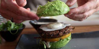 LA RECETTE DU JOUR. Avocado burger, mayonnaise végétale