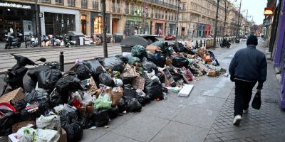 Grève d'éboueurs à Marseille: les CRS déployés pour débloquer un dépôt