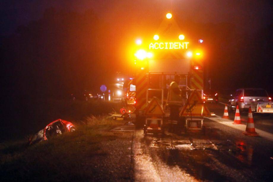 Une voiture dans le fossé suite à une collision - Var-Matin