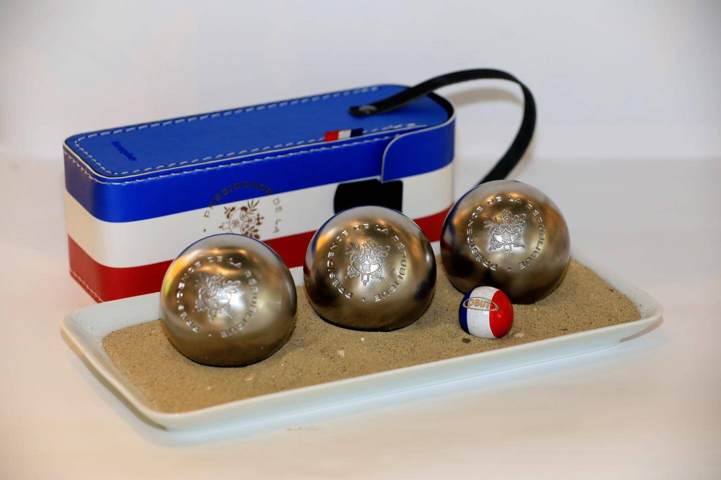 Boule De Petanque Coupee En Deux Boule De Petanque Coupée En Deux - Communauté MCMS