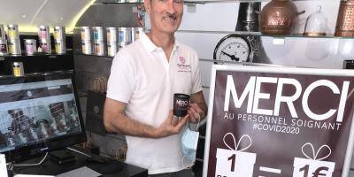 Un euro reversé pour chaque bougie achetée: l'initiative solidaire de cet artisan de Saint-Raphaël envers les soignants