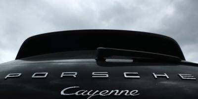 Le conducteur d'une Porsche Cayenne fonce sur des fonctionnaires de police à Menton
