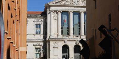 Multirécidiviste et toxicomane, il poursuit et frappe une adolescente de son immeuble