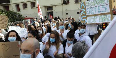 Une centaine d'élèves infirmièr(e)s en colère dans la rue à Toulon