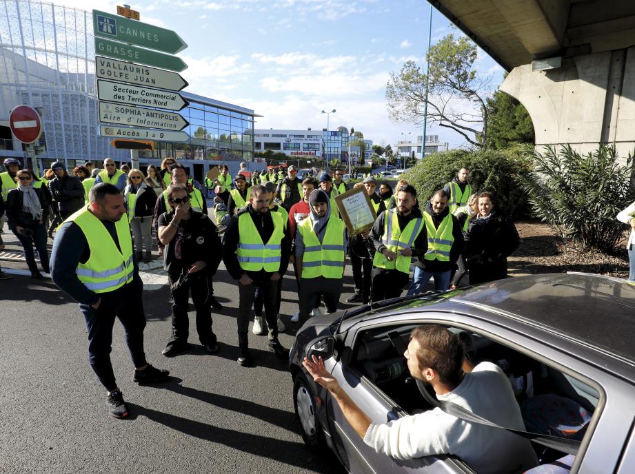 blocage antibes gilets jaunes - manif paris en ce moment