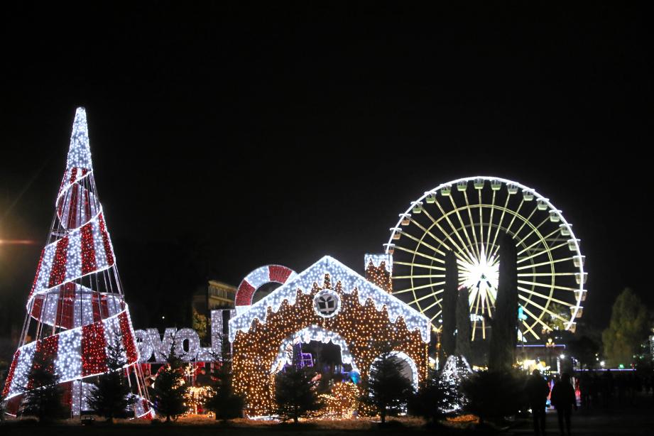 VIDÉO et PHOTOS. Illuminations, grande roue, village de Noël... Les