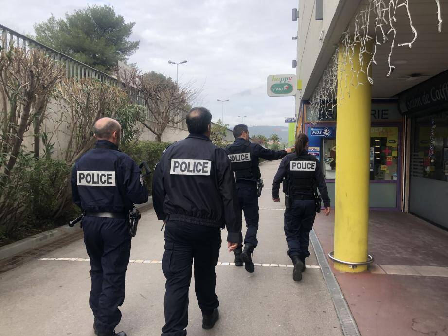 La police nationale dégaine son plan "anti holdup" à La Ciotat  VarMatin