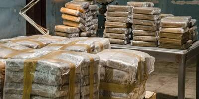 303 kg de cocaïne saisis à l'aéroport en Guyane, trois jeunes écroués en Martinique
