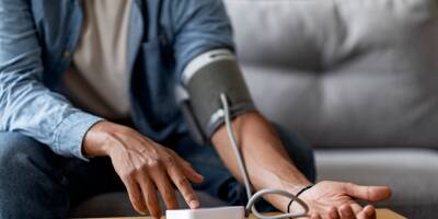Surveiller régulièrement sa tension permet de réduire les risques d'infarctus et d'AVC, rappelle une étude