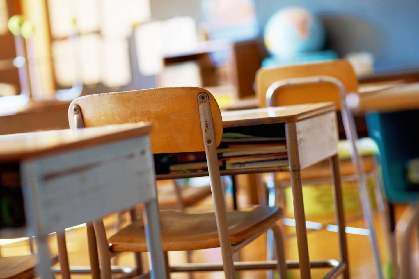 La directrice de la maternelle du Bois de l'Etang à La Verrières (Yvelines), en partie incendiée pendant les émeutes du début de l'été, accueillera lundi ses 55 élèves dans une autre école de la commune (illustration). 