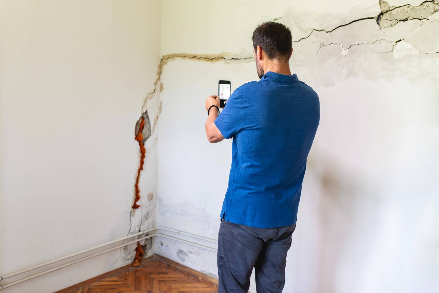 On ne le sait pas forcément mais le délai durant lesquels l’assureur de dégâts causés par une catastrophe naturelle doit être saisi peut dépasser les deux ans.