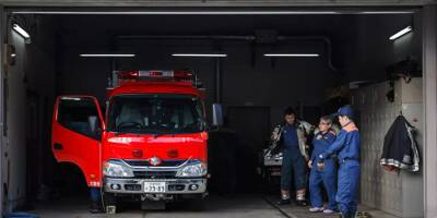 Un cratère de 40 mètres de diamètre: les secours toujours sans nouvelle d'un conducteur tombé mardi dans un trou de la chaussée au Japon