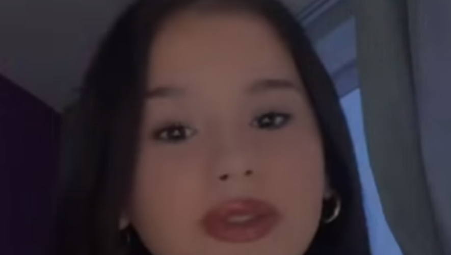 "Certains écrivent que son frère est plus heureux sans elle, d'autres qu'elle ne manque à personne": la mère de Lindsay, victime de cyberharcèlement neuf mois après le suicide de sa fille