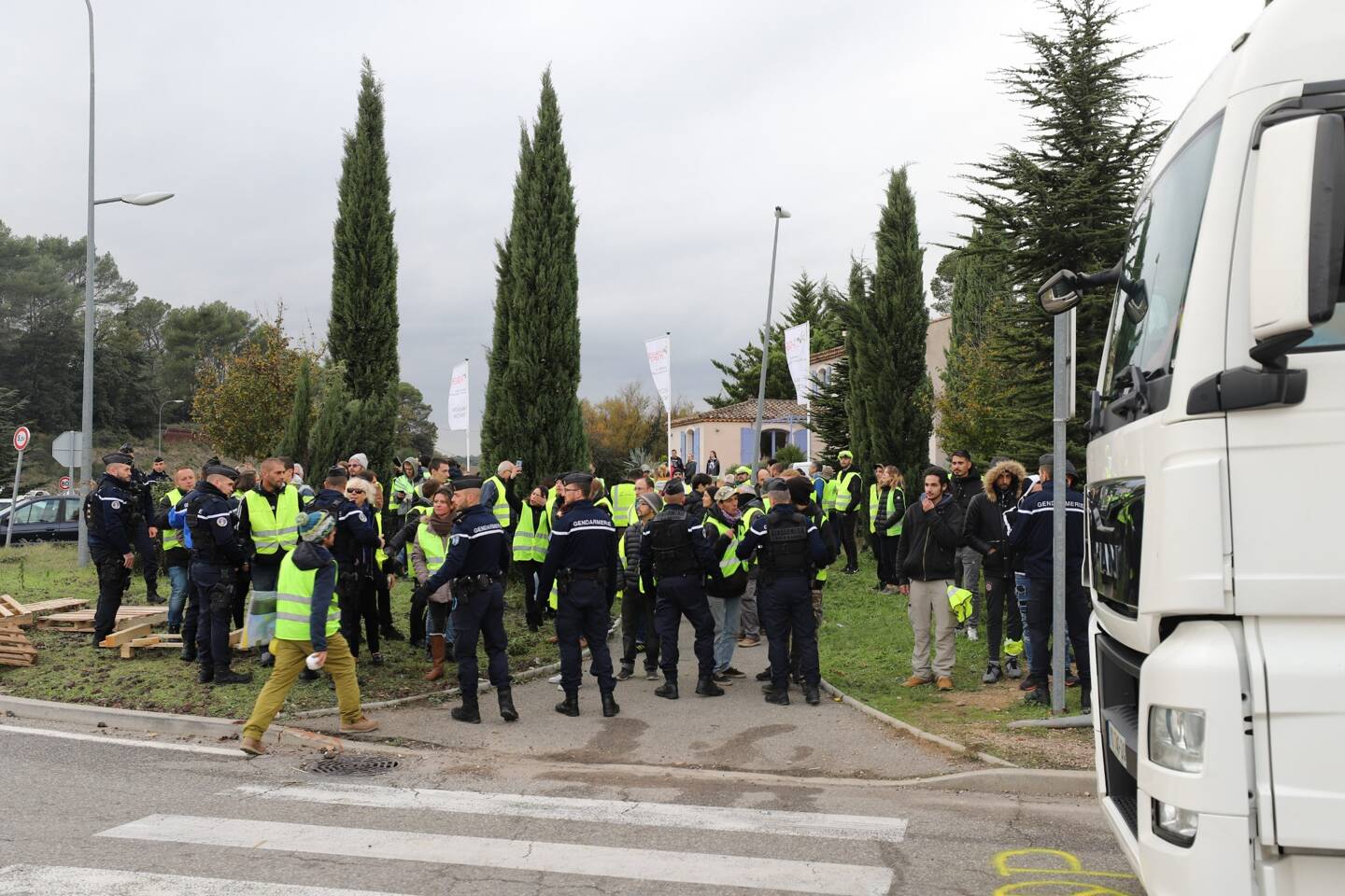 Une manifestation de "gilets jaunes" à Brignoles en 2018. 