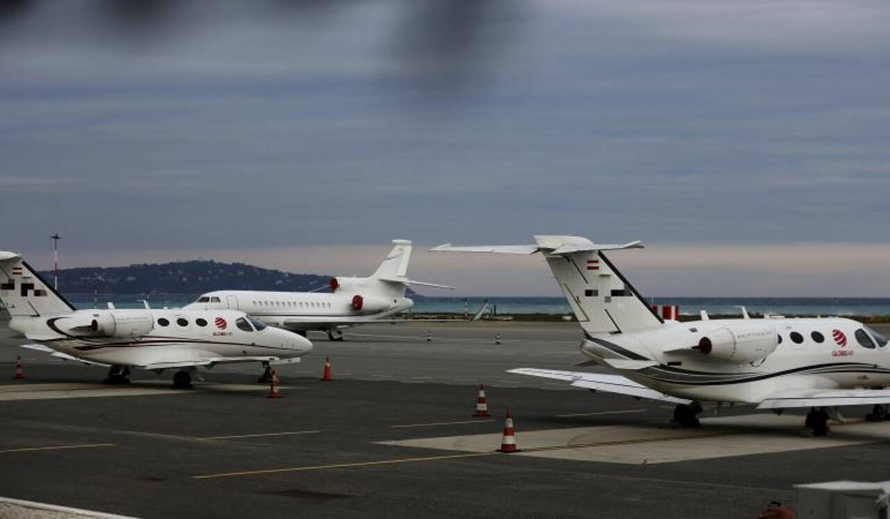 Les députés étudient l'interdiction des jets privés, on fait le point sur les chiffres fous de l'aéroport de Nice Côte d'Azur